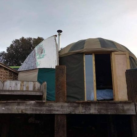 Bembridge Harbour Yurt - Log Burner - Wifi Villa Buitenkant foto